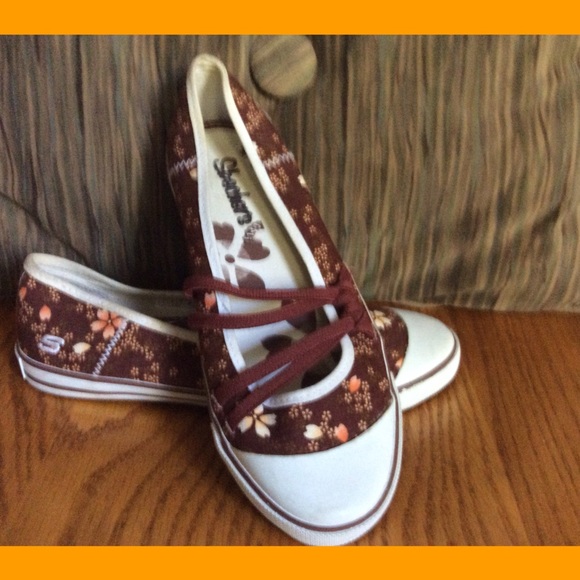 Skechers Floral Comfy Casual Slip-on Flats - Picture 2 of 7